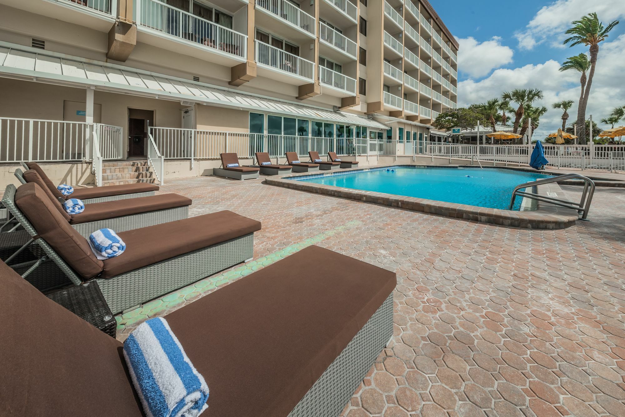 Dreamview Beachfront Hotel & Resort Clearwater Beach Exterior photo